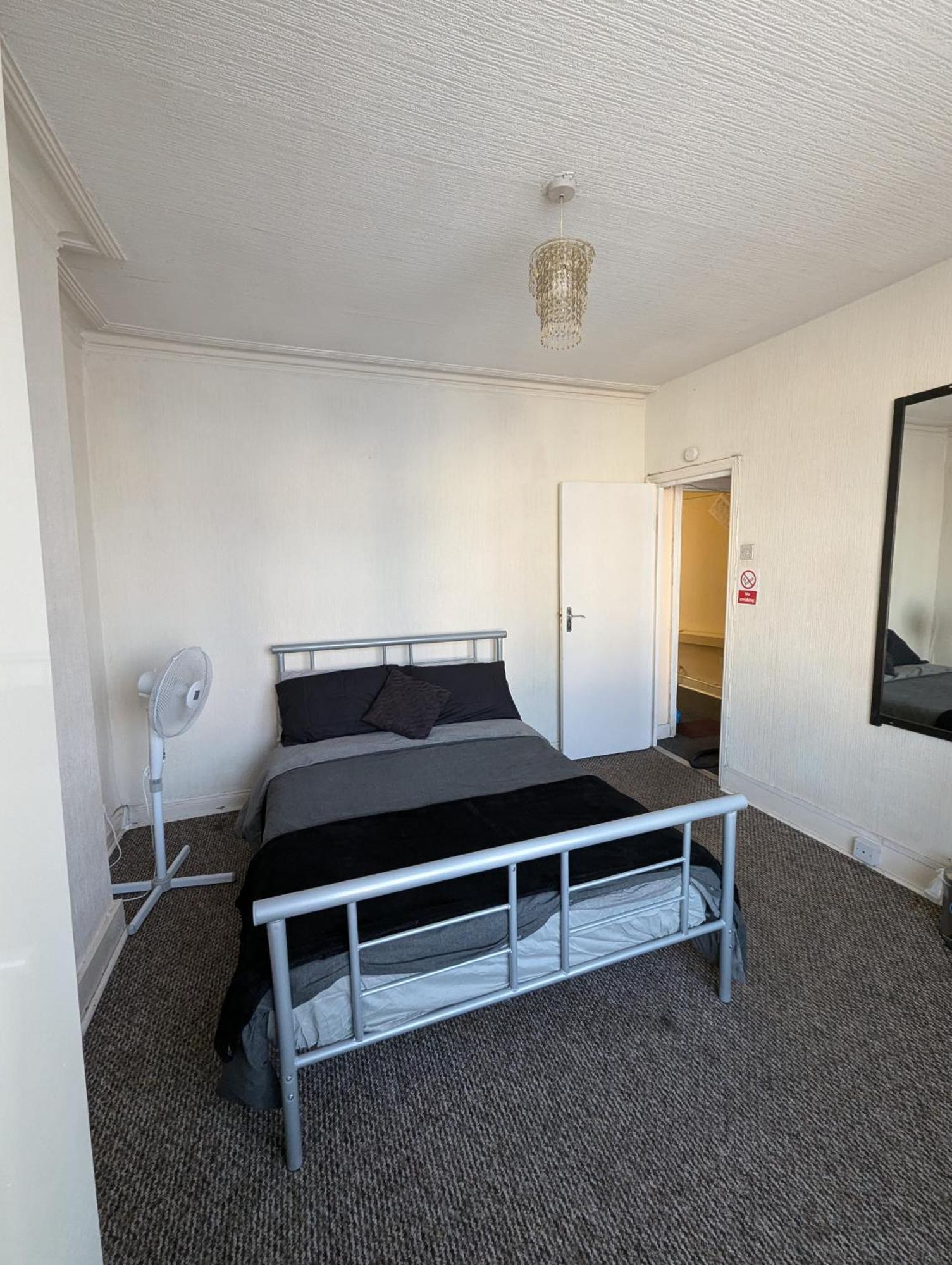 3 Portland Road Apartment Southall Bagian luar foto