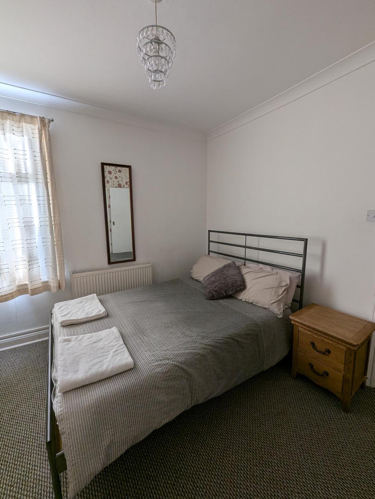 3 Portland Road Apartment Southall Bagian luar foto