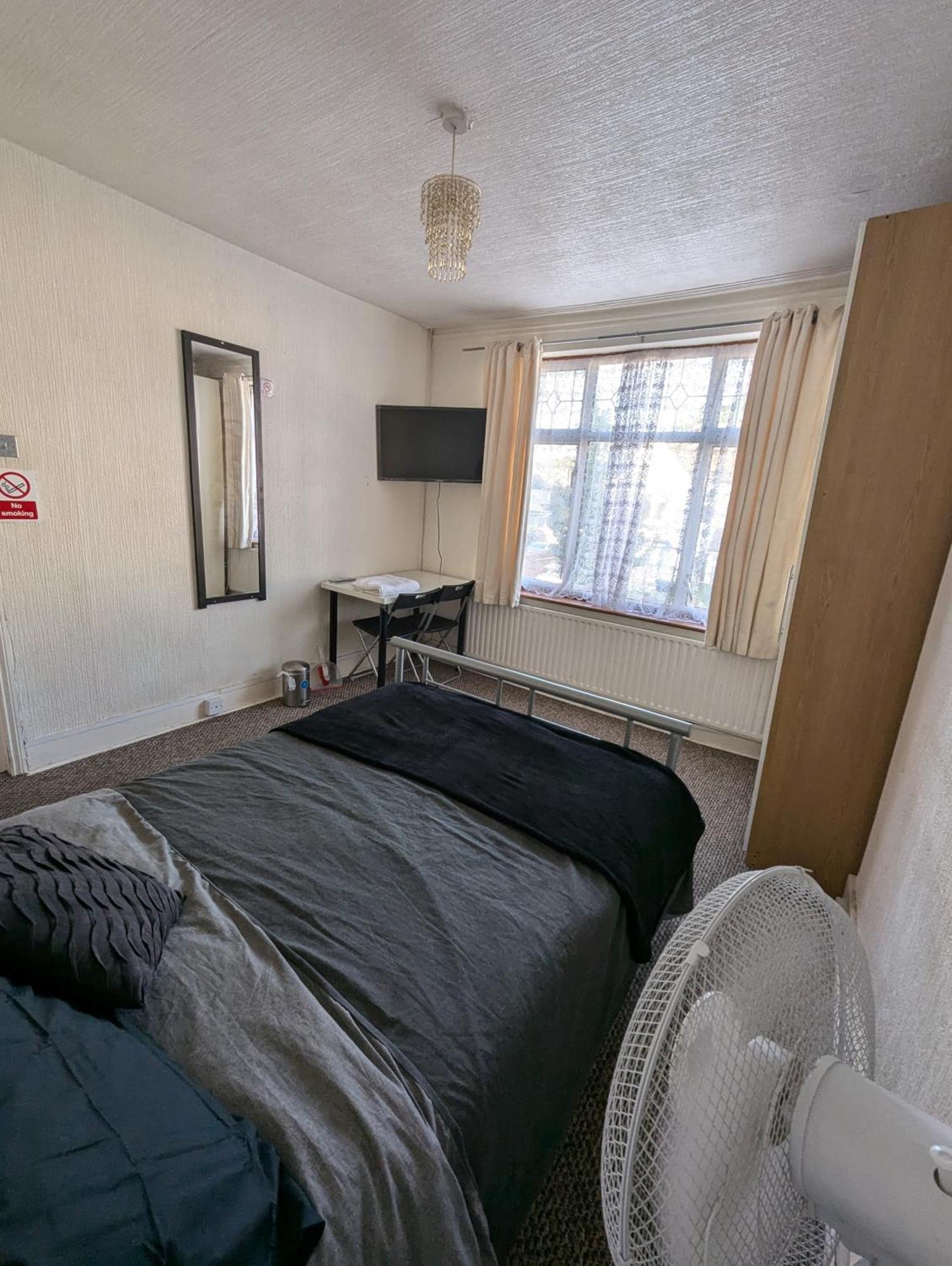 3 Portland Road Apartment Southall Bagian luar foto