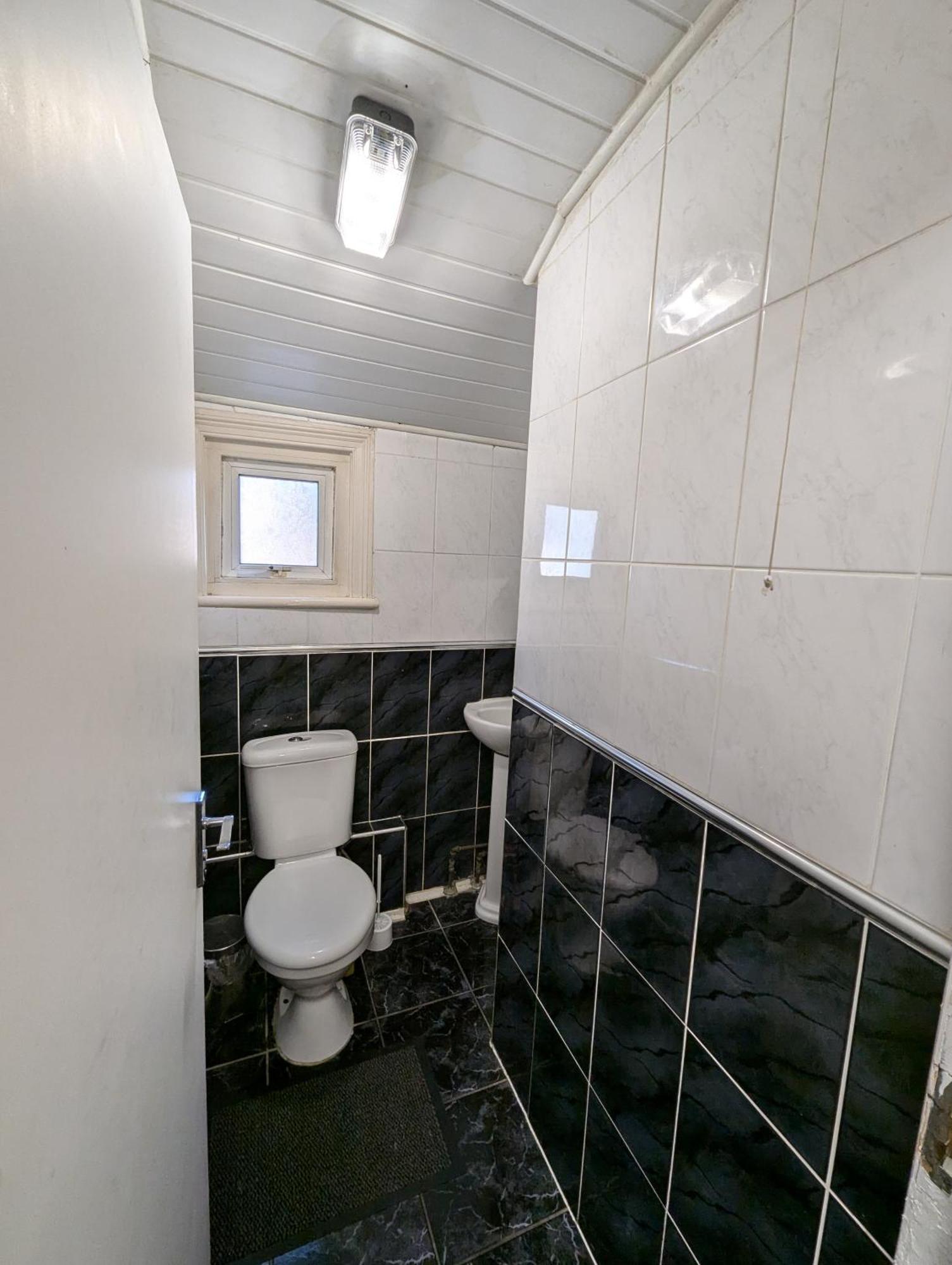 3 Portland Road Apartment Southall Bagian luar foto