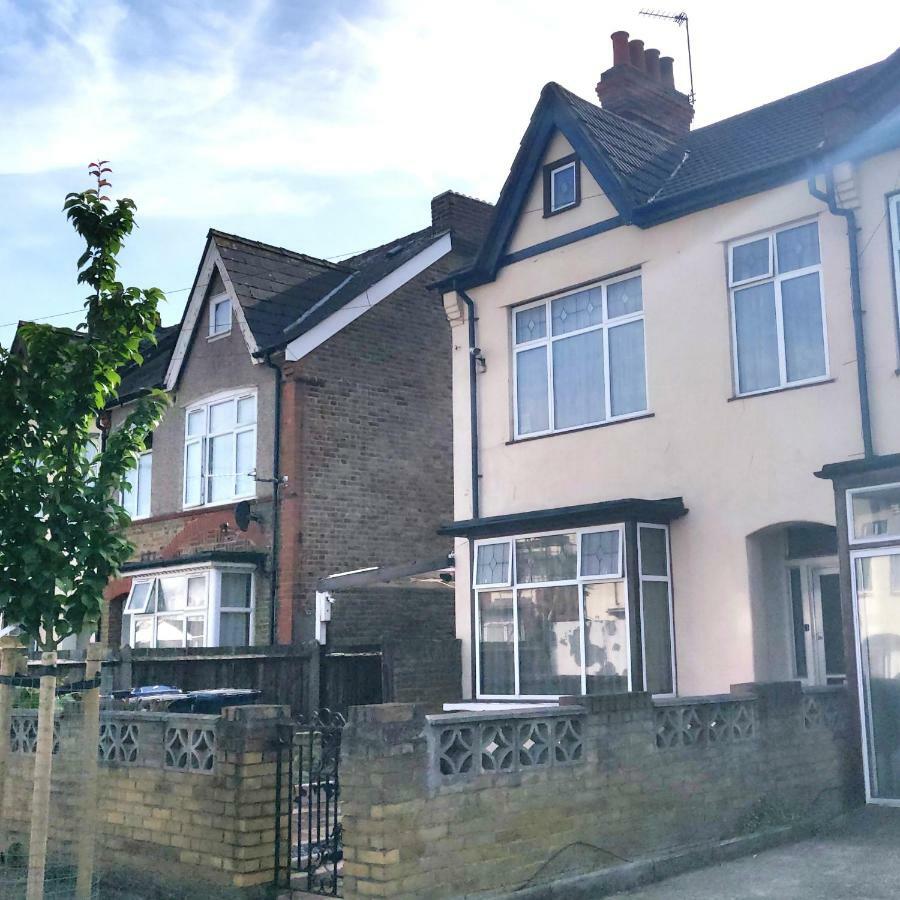 3 Portland Road Apartment Southall Bagian luar foto