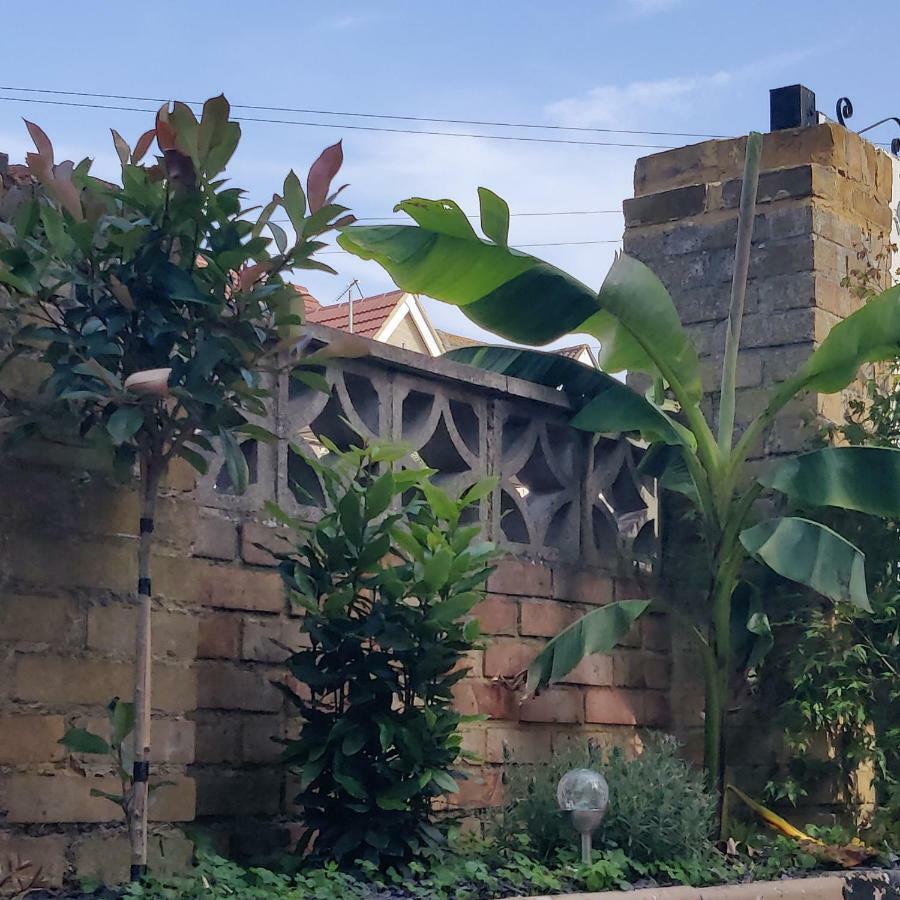 3 Portland Road Apartment Southall Bagian luar foto